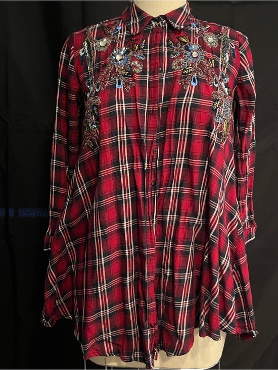 Tops - Zara Embroidered Red Plaid Button-Front Shirt